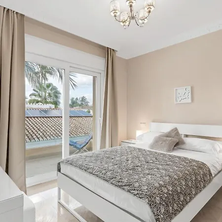 Villa Beachfront With Sea Views & Private Pool Marbella