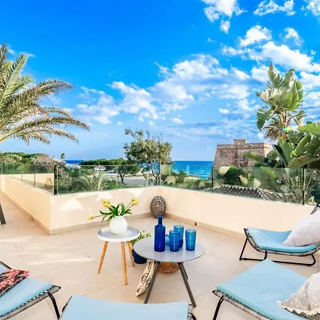 Villa Beachfront With Sea Views & Private Pool