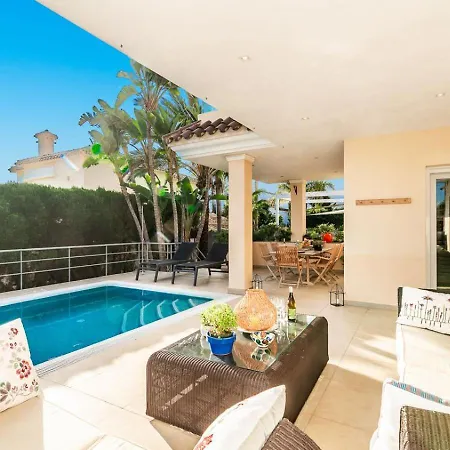 Beachfront With Sea Views & Private Pool *