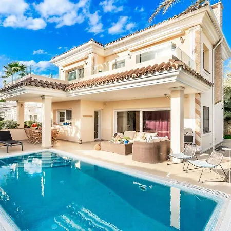 Beachfront With Sea Views & Private Pool