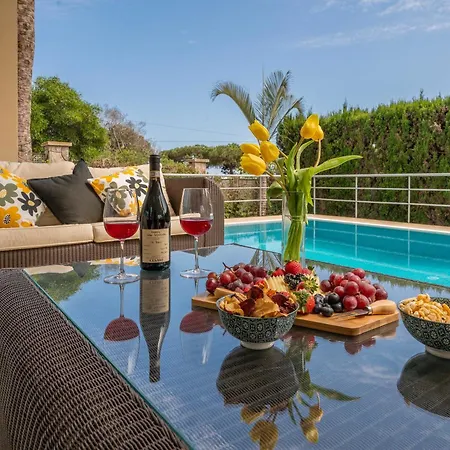 Beachfront With Sea Views & Private Pool Marbella