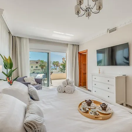 Beachfront With Sea Views & Private Pool