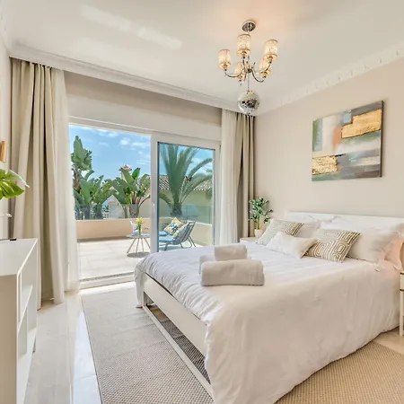 Beachfront With Sea Views & Private Pool