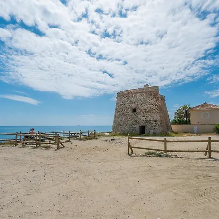 Villa Beachfront With Sea Views & Private Pool Marbella