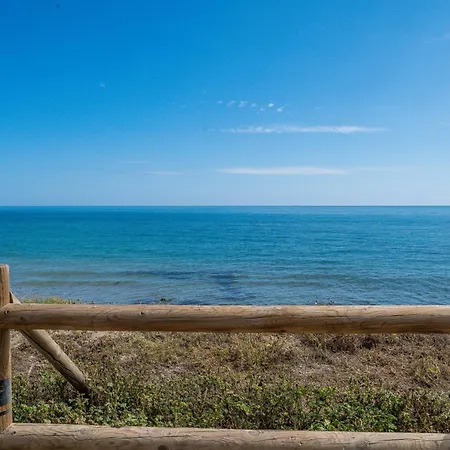 Beachfront With Sea Views & Private Pool Marbella