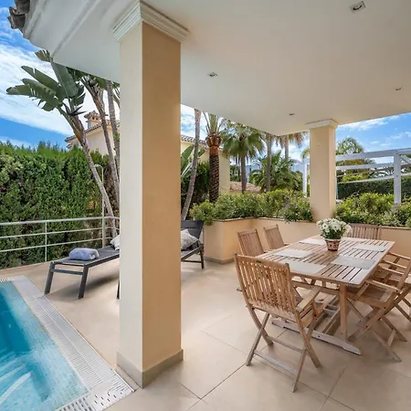 Beachfront With Sea Views & Private Pool *