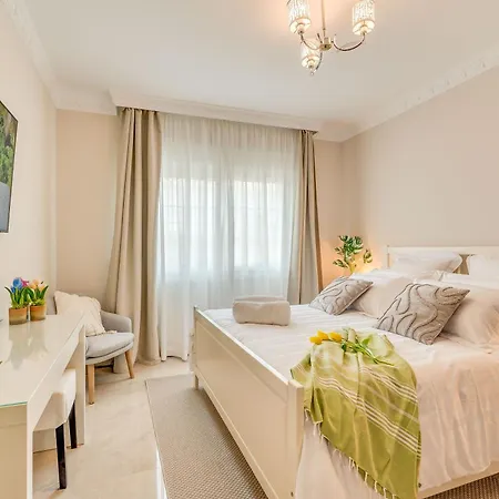 Villa Beachfront With Sea Views & Private Pool