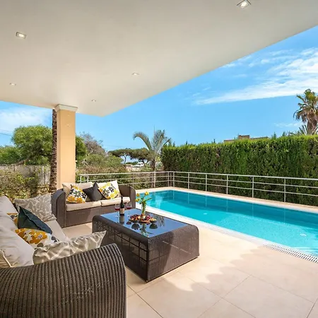 Beachfront With Sea Views & Private Pool Marbella