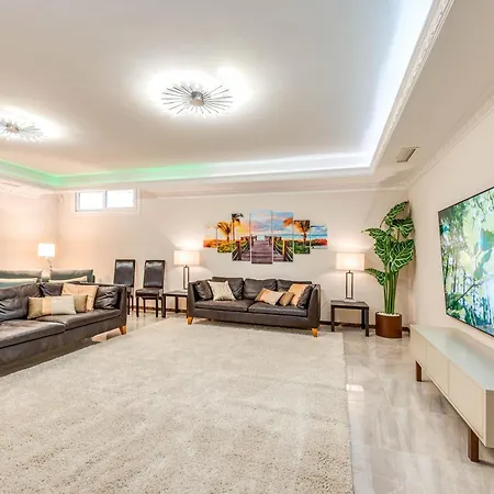 Beachfront With Sea Views & Private Pool * Marbella