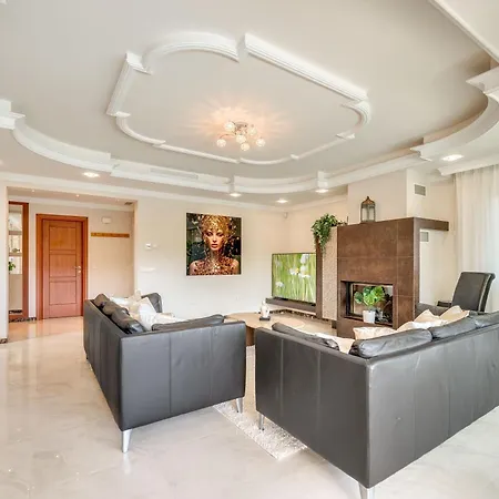 Villa Beachfront With Sea Views & Private Pool