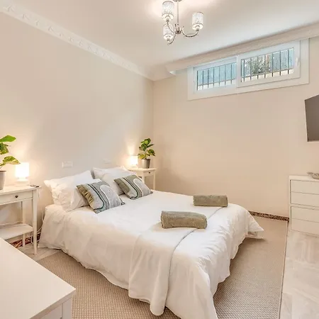 Beachfront With Sea Views & Private Pool Villa Marbella