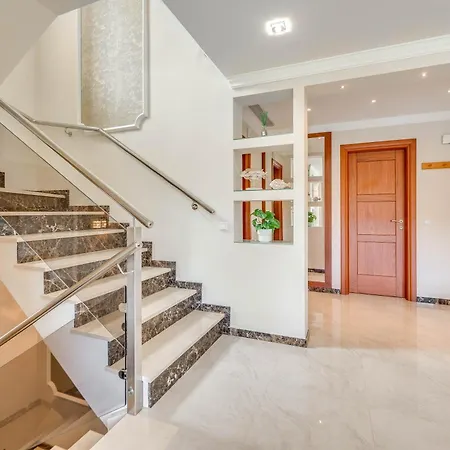 Beachfront With Sea Views & Private Pool *