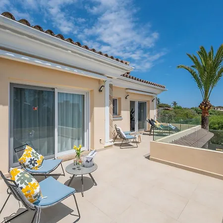 Villa Beachfront With Sea Views & Private Pool *