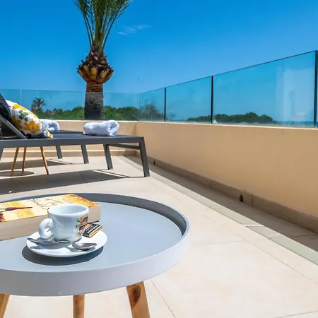 Beachfront With Sea Views & Private Pool Villa