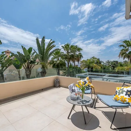 Villa Beachfront With Sea Views & Private Pool
