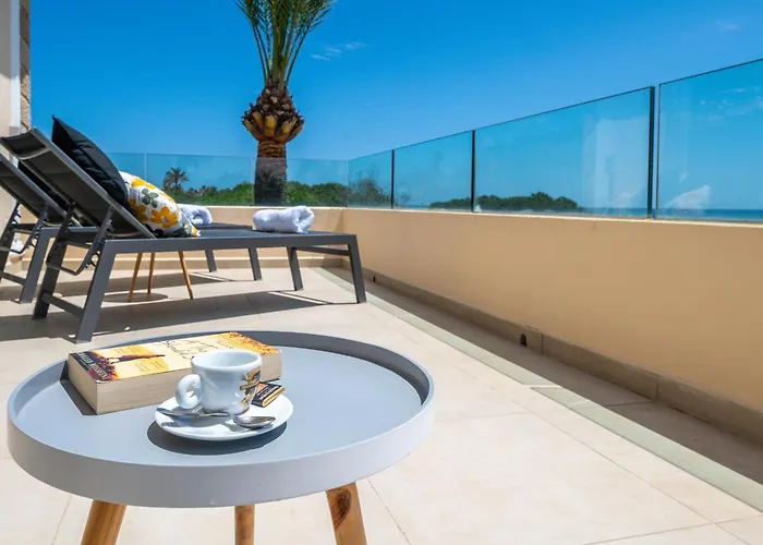 Beachfront With Sea Views & Private Pool Villa