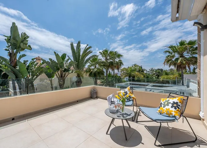 Villa Beachfront With Sea Views & Private Pool